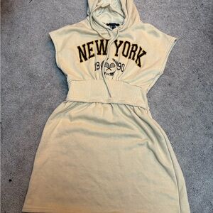 Forever 21 Cream Hooded Sweatshirt